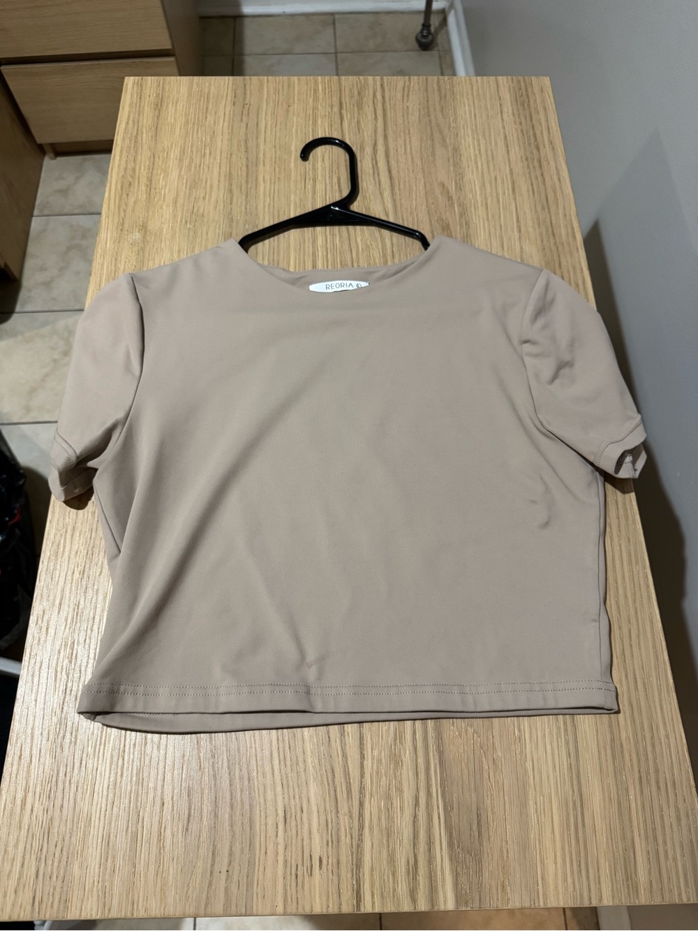 ReoRia Beige Cropped Crewneck Short Sleeve Top
